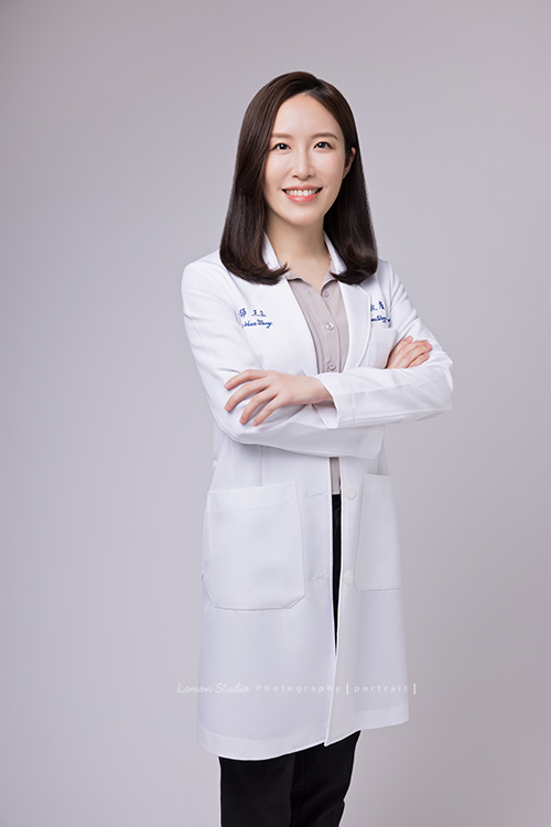 美科實業醫師代言形象照