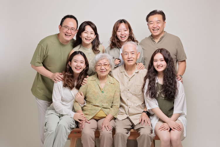 檸檬巷館專業拍攝全家福攝影, 全家福拍照, 全家福寫真