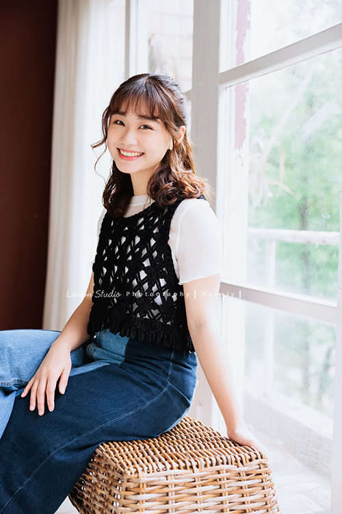 Windy媽麻一家第三次來拍照，好喜歡這樣一家人在一起的美好，這張是大姊的個人寫真好喜歡大姊的笑容！