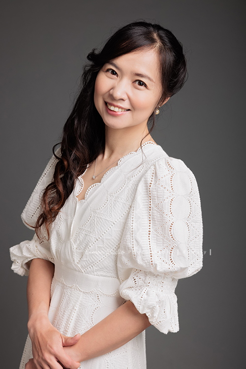 Windy媽麻一家第三次來拍照，好喜歡這樣一家人在一起的美好，這張是美麗的媽麻的個人寫真！