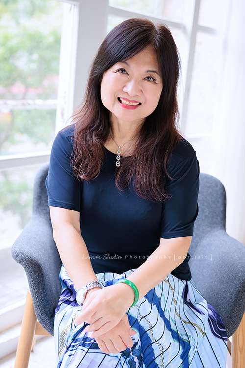 Angie媽麻一家及外婆Mimi回台灣時來拍照，這張是外婆Mimi的個人寫真，Mimi外婆人非常開朗親切！