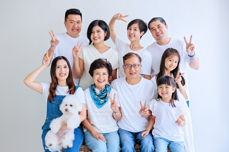 聿甄一家三代全家福