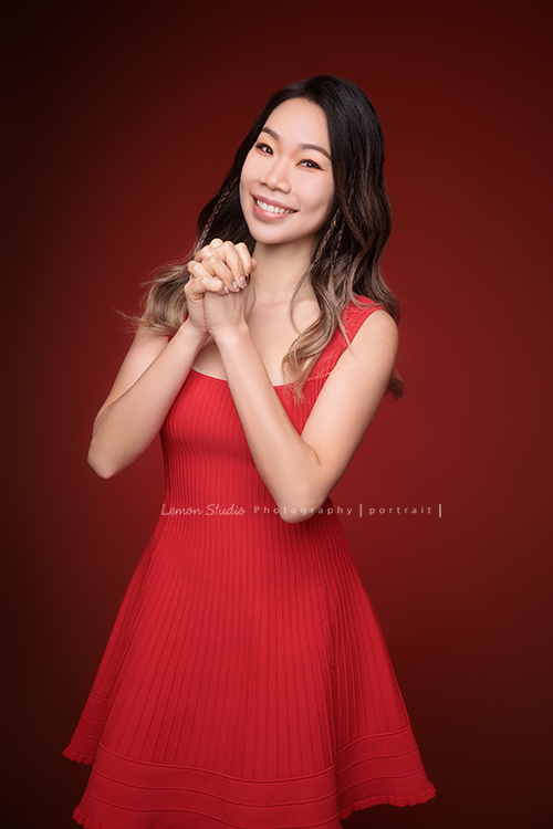 韋苓的新春賀年形象照