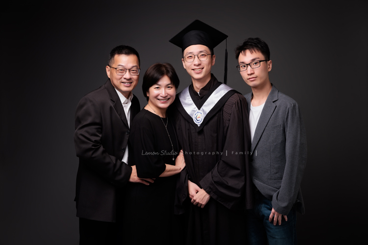 Kathy媽麻一家家庭寫真＆大學畢業紀念照